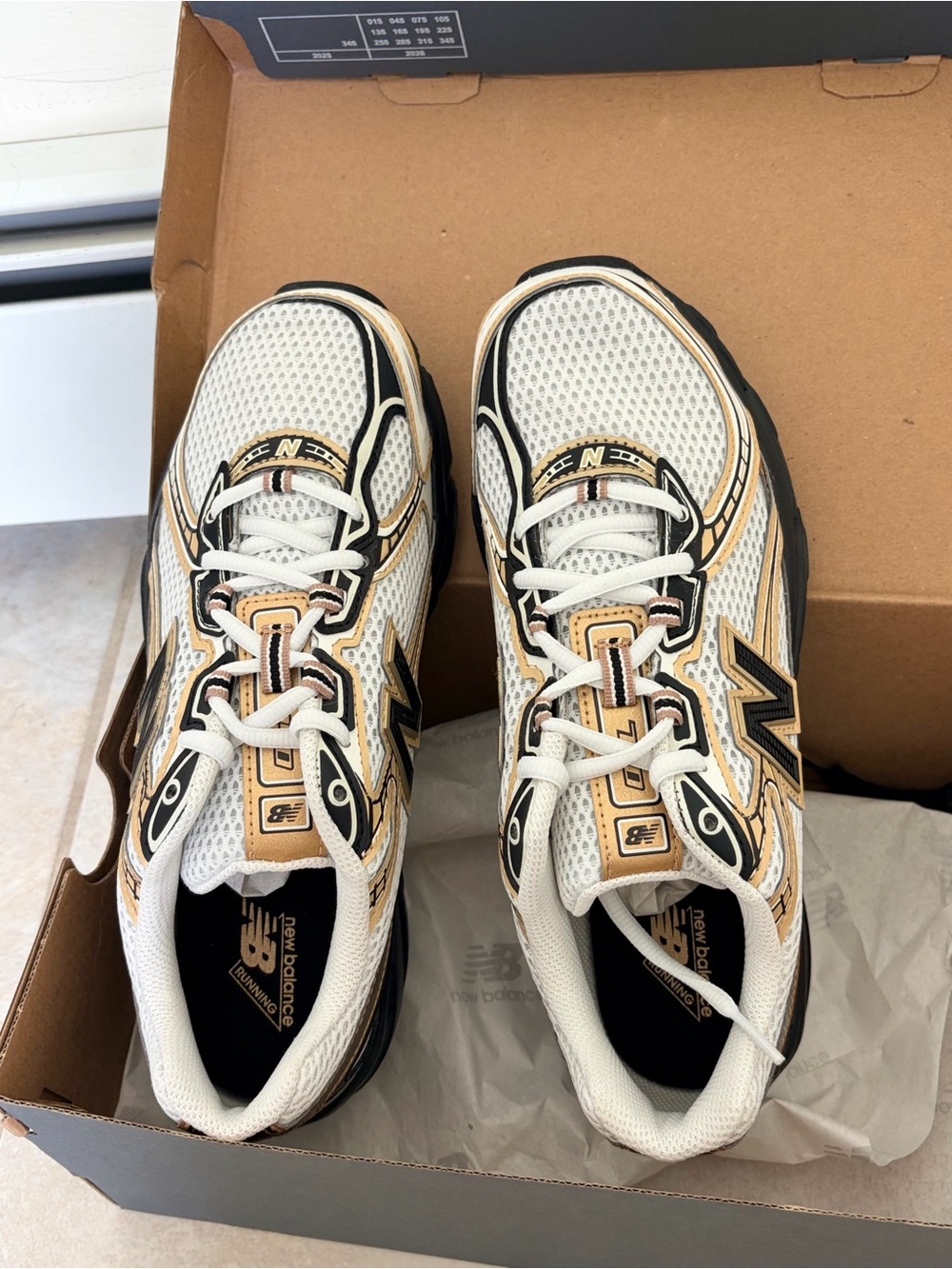 NIB New Balance 740 Sneakers size M7/W8.5